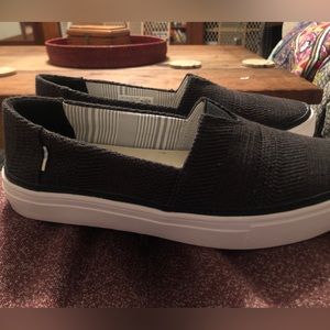 Toms parker slip ons